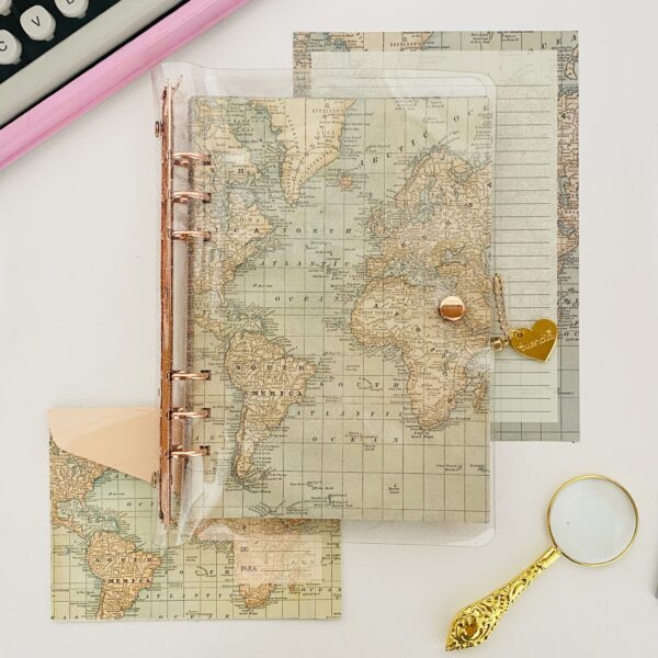 Fichário Mapa Mundi com 70 Folhas Decoradas Tam. Médio