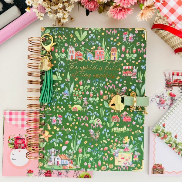 Diário Elegante com Cadeado Coração Dourado 100 Folhas - Fazenda de Morangos