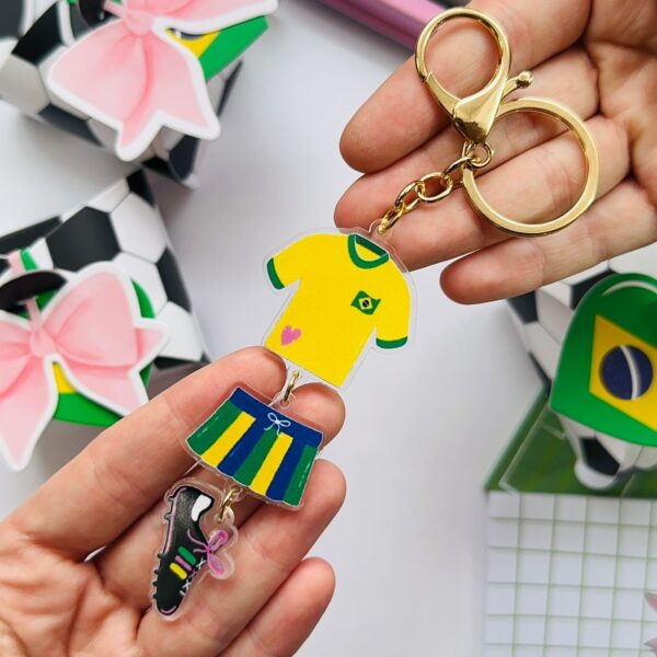 Chaveiro Charm Uniforme de Futebol Feminino